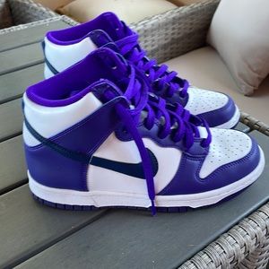Sneakers. Nike Dunk High. Size 5.5 Y / 7 W